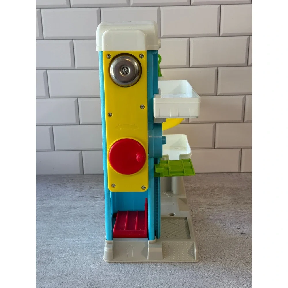 Fisher-Price Little People Helpful Neighbors Garage Playset FHG50 2018 Mattel